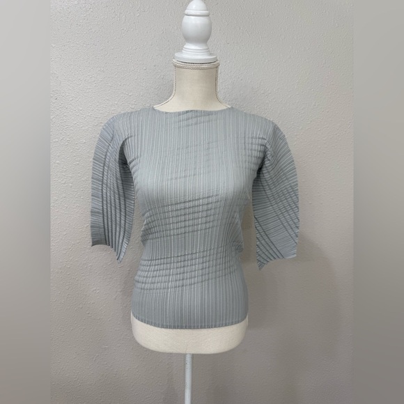 Emporio Armani Blouse  in style Iseey Miyake  Size Xs-S - Picture 1 of 8